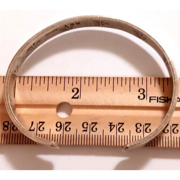Vintage Navajo Hand Stamped Cuff signed "MWT" 25.5g (1201) - Picture 7 of 8